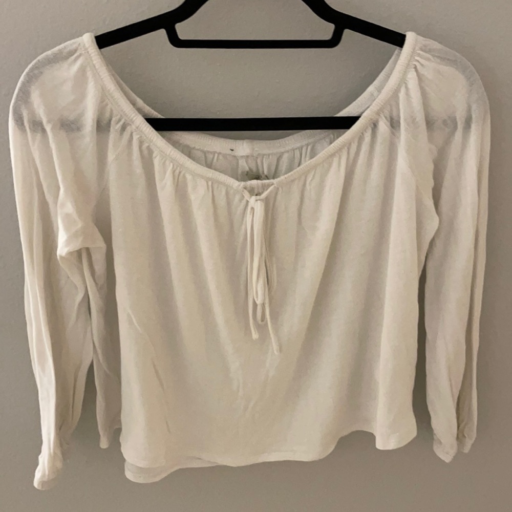 WHITE OFF THE SHOULDER TOP